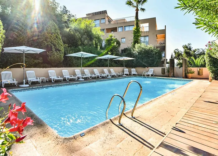 Livia 2* Cannes