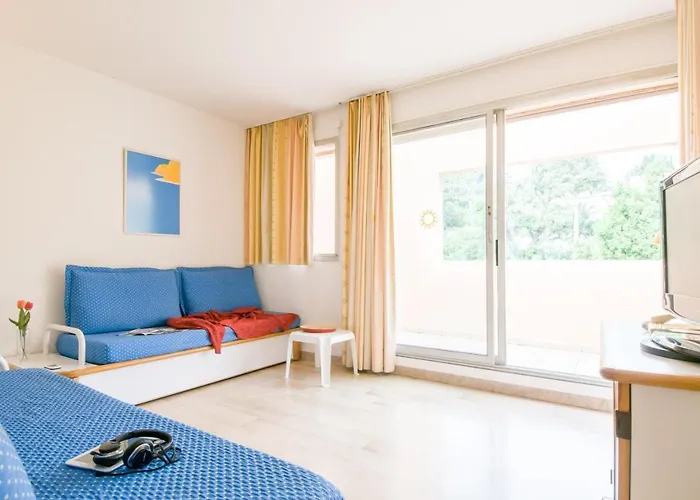 Hotel Livia Cannes