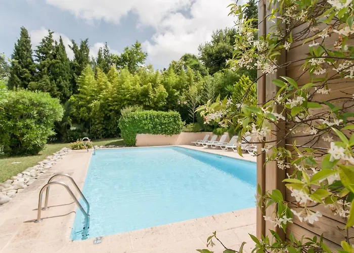Hotel Livia 2*