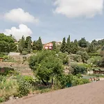 Ξενοδοχείο Livia 2*